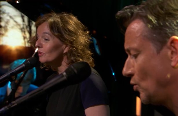 Kijk terug: Paul Groot en Sanne Wallis zingen Adèle bij M